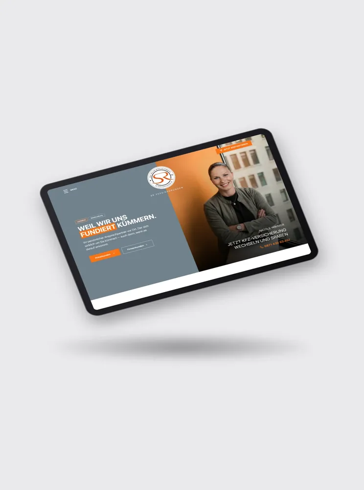 Die Website von SR Versicherungen als Mockup auf einem Tablet